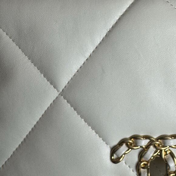 Chanel 19 Ivory Lambskin Mixed Metal Medium Bag Microchipped Authentic CoA - Picture 9 of 9